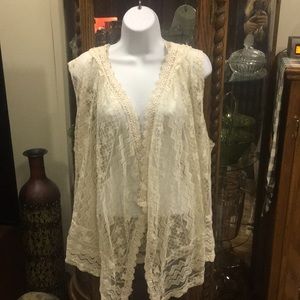Late For Dinner Women’s 3X Lace Hooded Vest